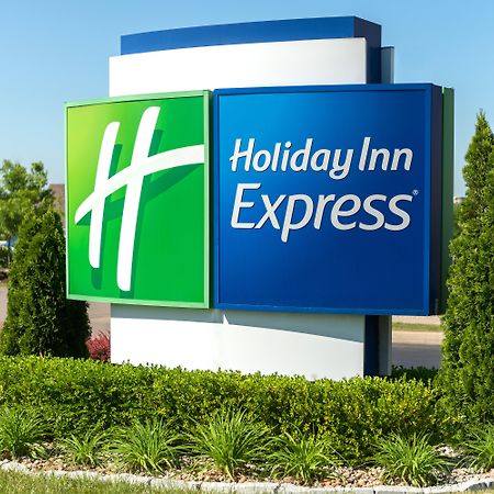 Holiday Inn Express & Suites Lexington Downtown Area-Keeneland By Ihg Exterior photo