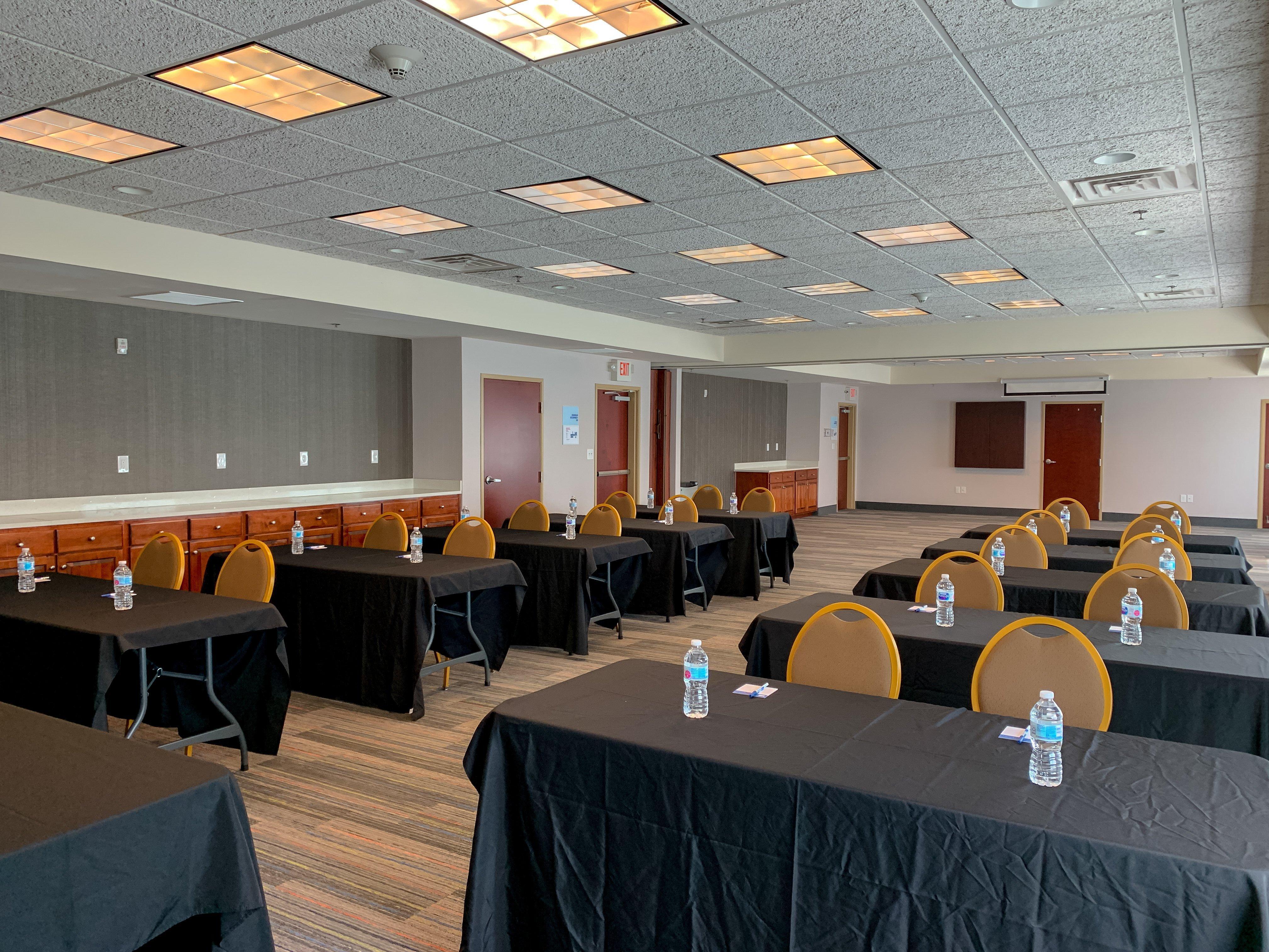Holiday Inn Express & Suites Lexington Downtown Area-Keeneland By Ihg Exterior photo