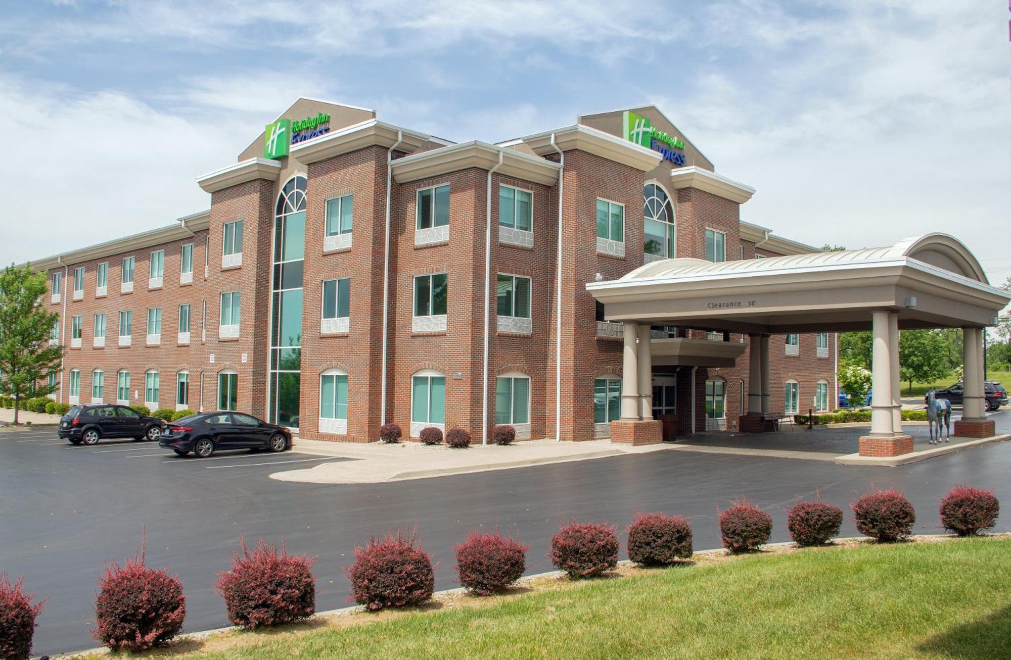 Holiday Inn Express & Suites Lexington Downtown Area-Keeneland By Ihg Exterior photo