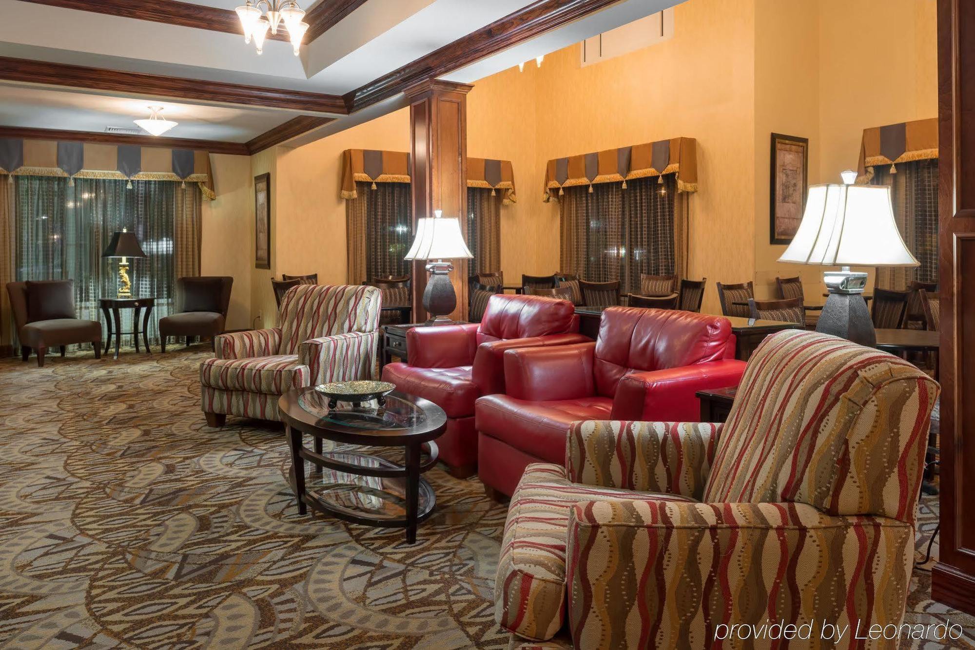 Holiday Inn Express & Suites Lexington Downtown Area-Keeneland By Ihg Exterior photo